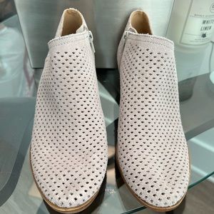 Lucky Brand Tan suede ankle bootie Sz 7.5